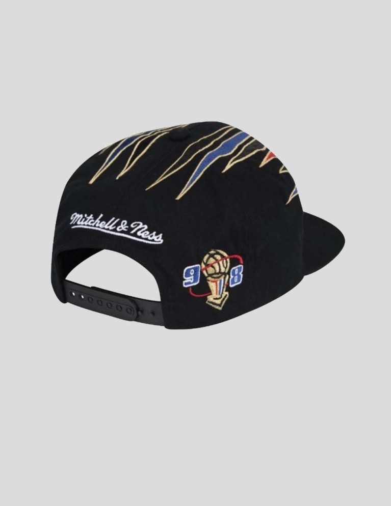 Gorra MITCHELL & NESS bulls 98 champions hwc snapback black